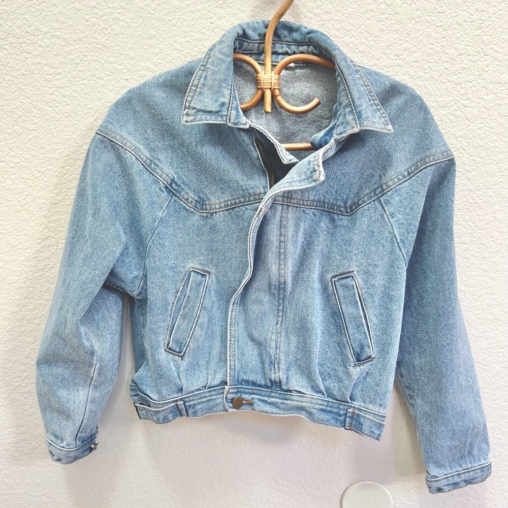Vintage Women’s Cropped Denim Jacket
